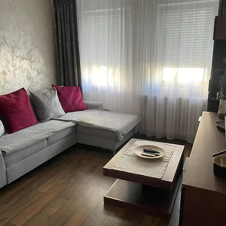 Apartman Leo *